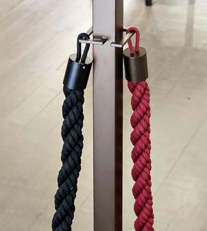 Stanchion ropes with hooks
