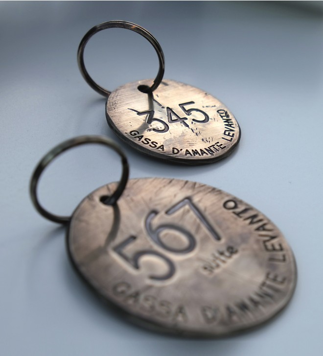 Personalized hotel keychains